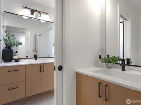 10344 Wallingford Avenue N, Seattle WA 98133