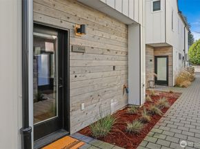 10344 Wallingford Avenue N, Seattle WA 98133