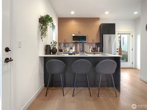 10344 Wallingford Avenue N, Seattle WA 98133