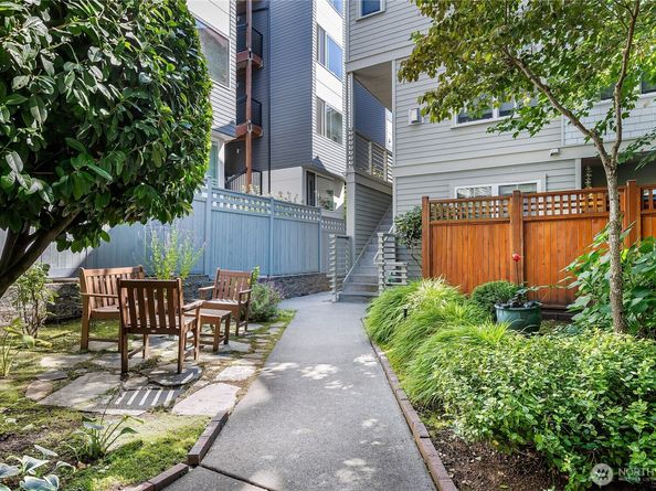 5953 California Avenue SW 1A, Seattle WA 98126