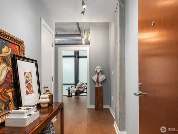2720 3rd Avenue 405, Seattle WA 98121