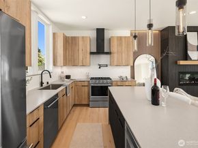 7332 25th Avenue NW, Seattle WA 98117
