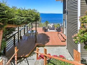 2122 Halleck Avenue SW, Seattle WA 98116