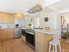 2122 Halleck Avenue SW, Seattle WA 98116