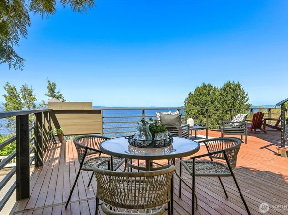 2122 Halleck Avenue SW, Seattle WA 98116