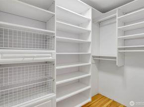 919 2nd Avenue W 505, Seattle WA 98119