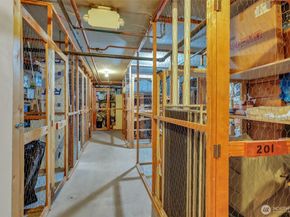 919 2nd Avenue W 505, Seattle WA 98119