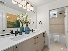 4116 A Burke Avenue N, Seattle WA 98103