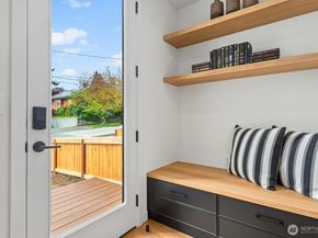 4116 A Burke Avenue N, Seattle WA 98103