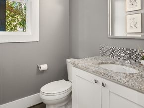 4525 90th Avenue SE, Mercer Island WA 98040