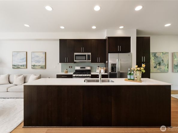 2705 S Charlestown Street, Seattle WA 98108