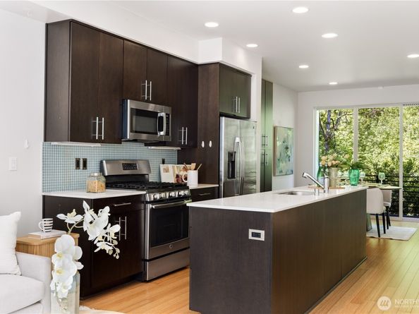 2705 S Charlestown Street, Seattle WA 98108