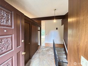 11718 5th Avenue NE, Seattle WA 98125