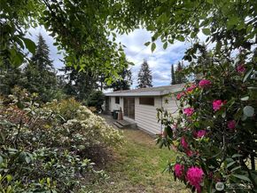 11718 5th Avenue NE, Seattle WA 98125