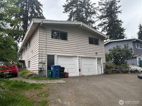 11718 5th Avenue NE, Seattle WA 98125