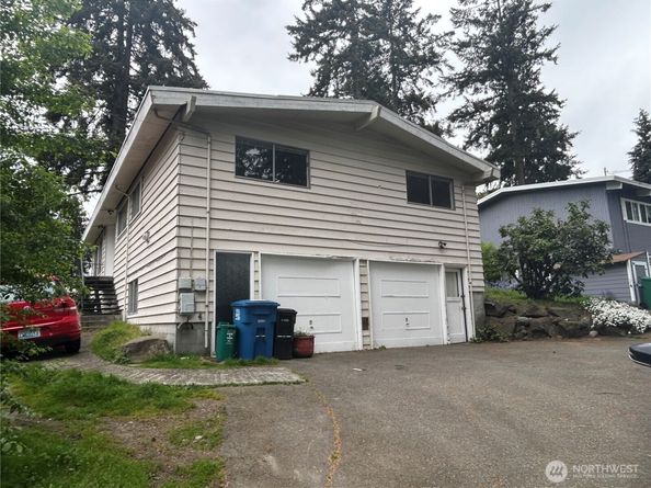 11718 5th Avenue NE, Seattle WA 98125