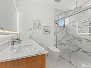 9535 Dayton Avenue N, Seattle WA 98103