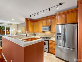 8507 Bowdoin Way 1, Edmonds WA 98026