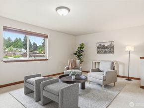 2502 204th Place SW B1, Lynnwood WA 98036