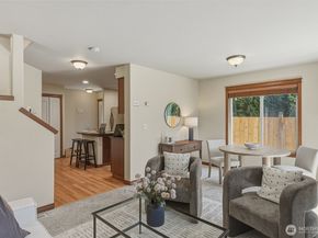 2502 204th Place SW B1, Lynnwood WA 98036