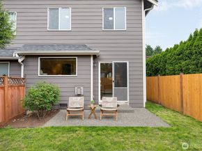 2502 204th Place SW B1, Lynnwood WA 98036