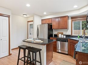 2502 204th Place SW B1, Lynnwood WA 98036