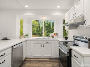7547 NE 200th Street, Kenmore WA 98028