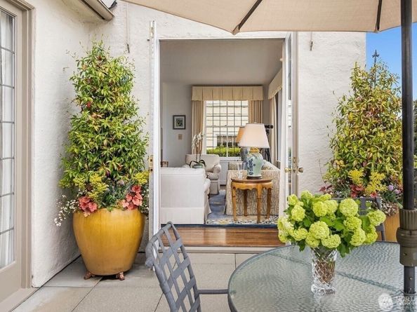 1108 39th Avenue E, Seattle WA 98112