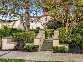 1108 39th Avenue E, Seattle WA 98112