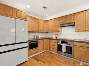 225 4th Avenue A309, Kirkland WA 98033