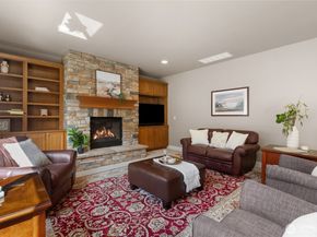 2759 NW Pine Cone Place, Issaquah WA 98027