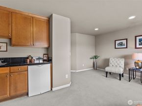 2759 NW Pine Cone Place, Issaquah WA 98027