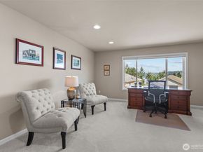 2759 NW Pine Cone Place, Issaquah WA 98027