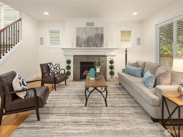12316 NE 86th Way 6, Kirkland WA 98033