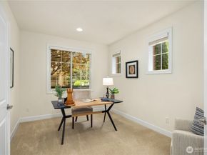 12316 NE 86th Way 6, Kirkland WA 98033