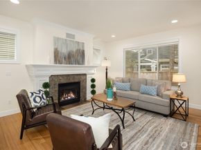 12316 NE 86th Way 6, Kirkland WA 98033