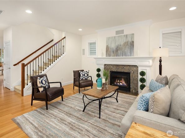 12316 NE 86th Way 6, Kirkland WA 98033