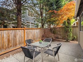 12316 NE 86th Way 6, Kirkland WA 98033