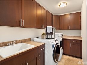 12316 NE 86th Way 6, Kirkland WA 98033