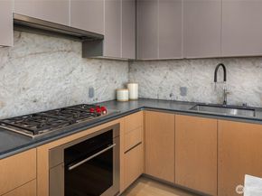 2510 6th Avenue 3902, Seattle WA 98121