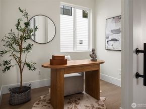 138 8th Court, Kirkland WA 98033