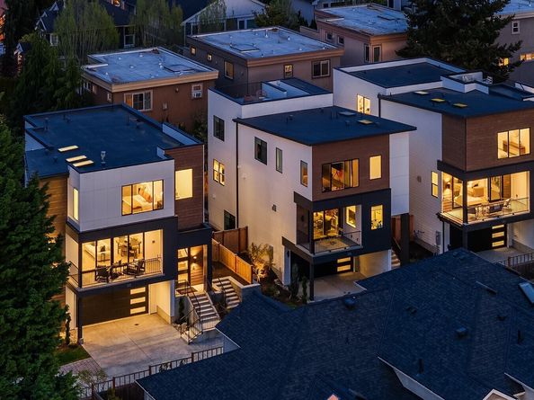 138 8th Court, Kirkland WA 98033