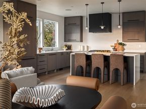 138 8th Court, Kirkland WA 98033