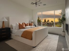138 8th Court, Kirkland WA 98033