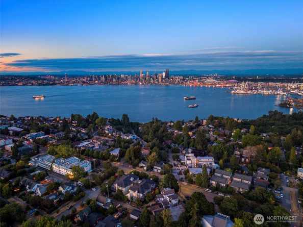 1914 C Ferry Avenue SW, Seattle WA 98116