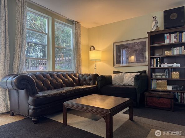 353 Wallace Way NE 7, Bainbridge Island WA 98110