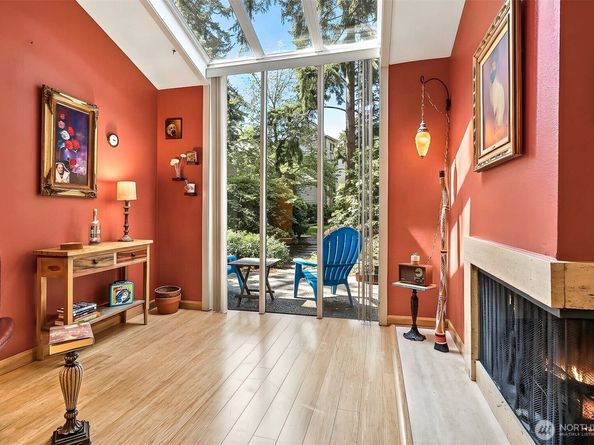 13730 15th Avenue NE F105, Seattle WA 98125