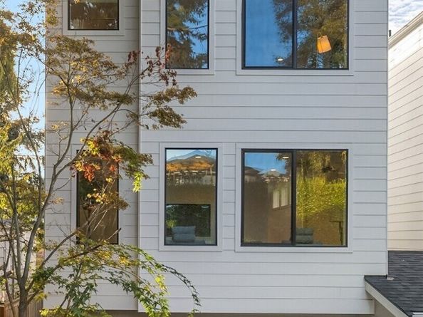 3442 13th Avenue W A, Seattle WA 98119