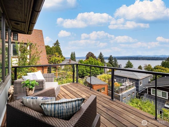 1110 36th Avenue, Seattle WA 98122