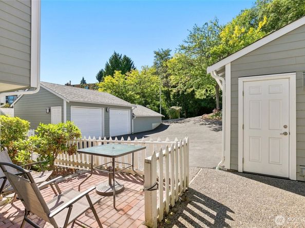 3812 25th Avenue W 4B, Seattle WA 98199